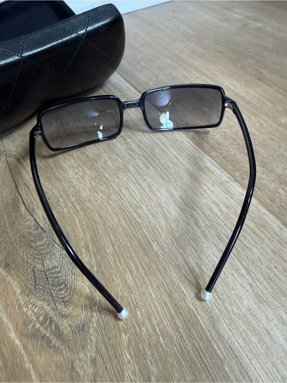 Vintage Chanel sunglasses 5047 h Black with pearl ends - Picture 8 of 15